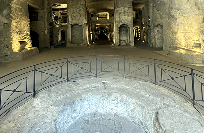 Vasca battesimale catacombe San Gennaro